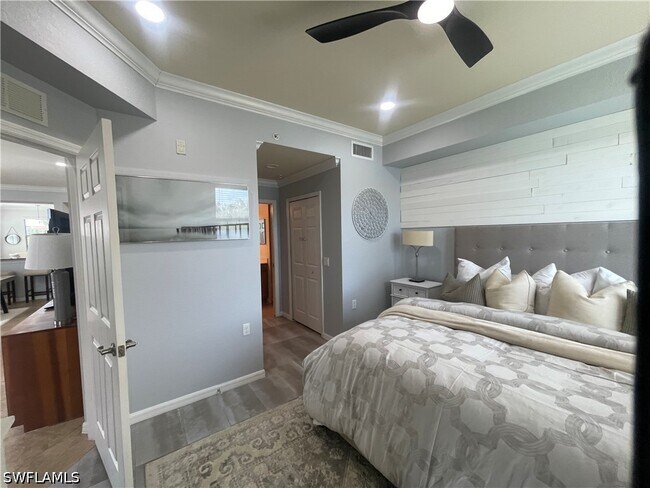 Building Photo - 9727 Acqua Ct