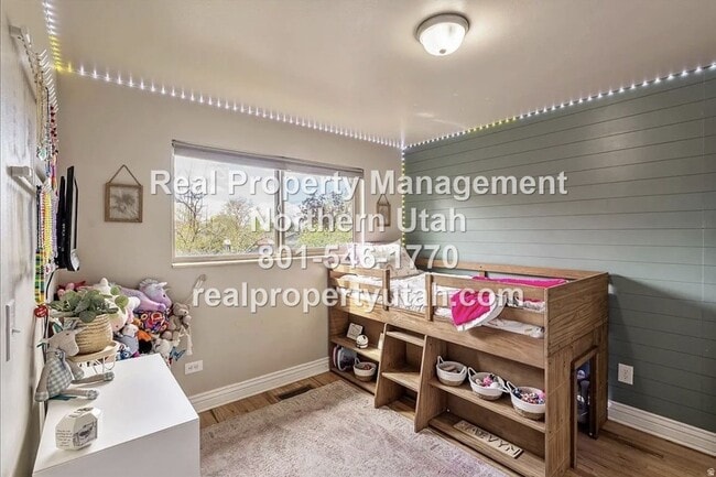 Building Photo - 6075 S 2125 W