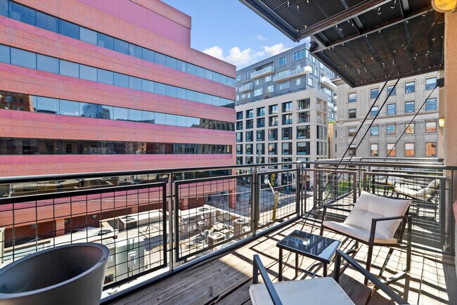Building Photo - 1612 Wazee St