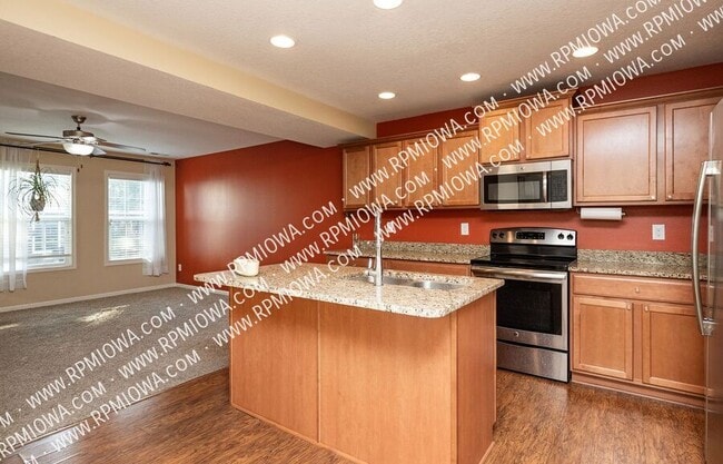 Building Photo - 9155 Coneflower Dr