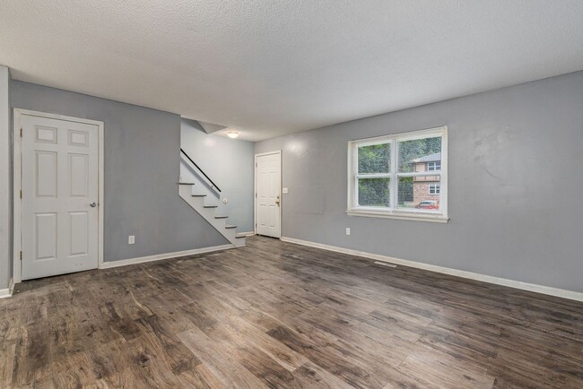 Building Photo - Spacious Belton Duplex with Full Basement—Great Location!