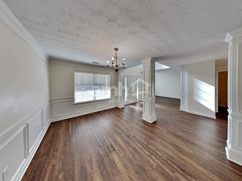 Building Photo - 247 River Pass Ct NE