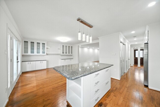 Primary Photo - 6468 Burgoyne Dr.