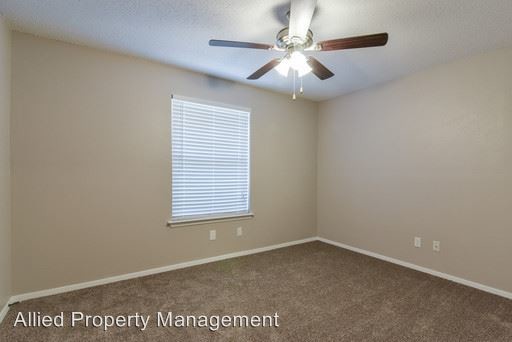 Building Photo - 820 Southeast Pkwy