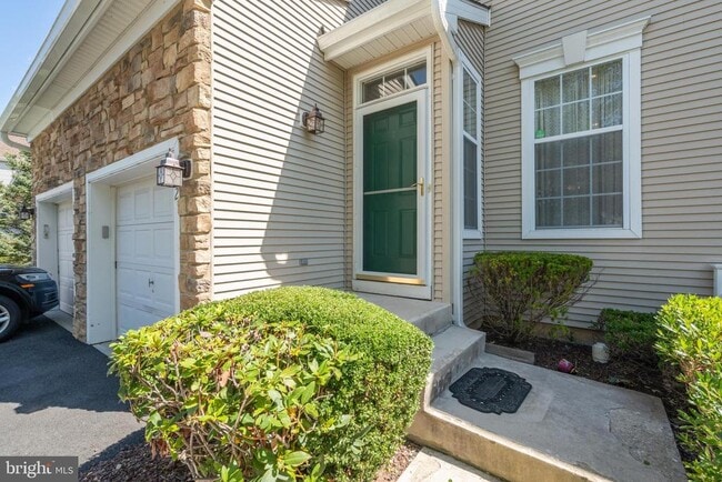 Primary Photo - 802 Yarrow Cir