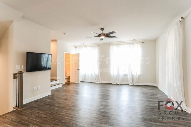 Building Photo - 122 Lanyard Dr