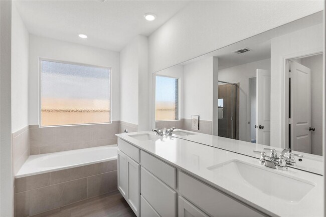 Building Photo - 117 Imola St