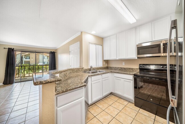 Primary Photo - 78650 Ave 42 Ave