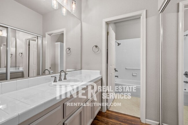 Building Photo - 2337 Fallwater Ln