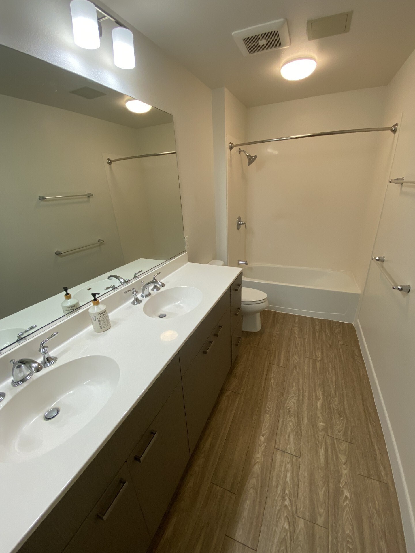 Building Photo - 50 Kihalani St