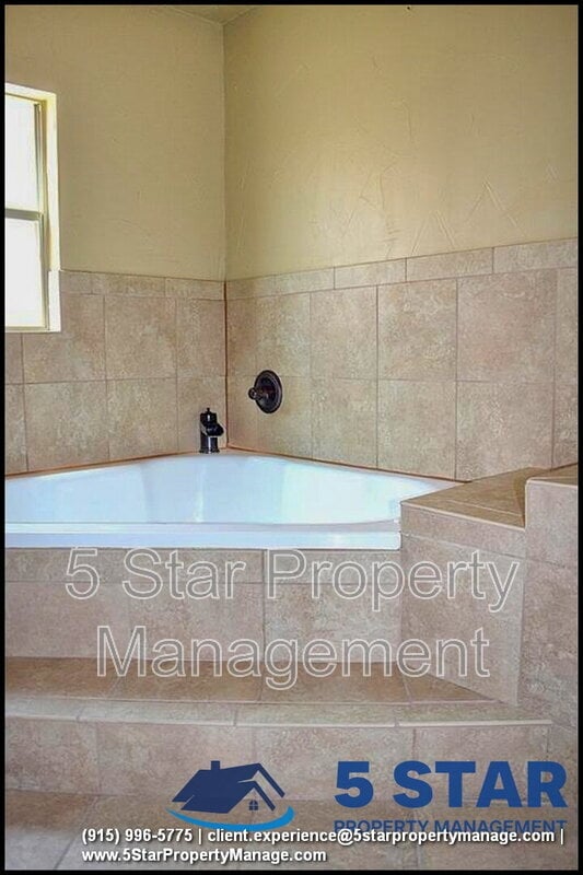 Building Photo - 14016 Rainbow Point Dr