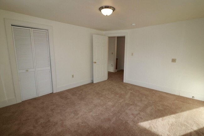 Building Photo - 3 Br. 1 Ba. House in Morgantown - Available 07/10/2026