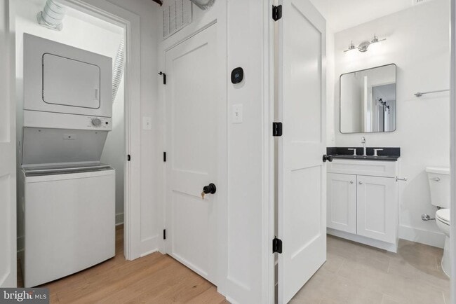 Building Photo - 901 King St