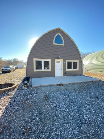 Building Photo - 135 Hemlock Dr