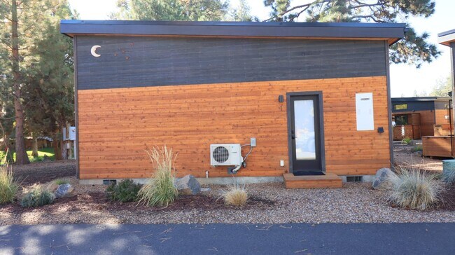 Building Photo - ! Bed 1 Bath Tiny Home