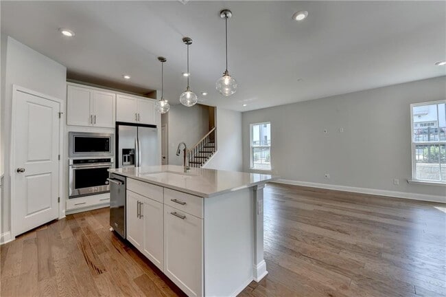 Building Photo - 400 Renwood Trl
