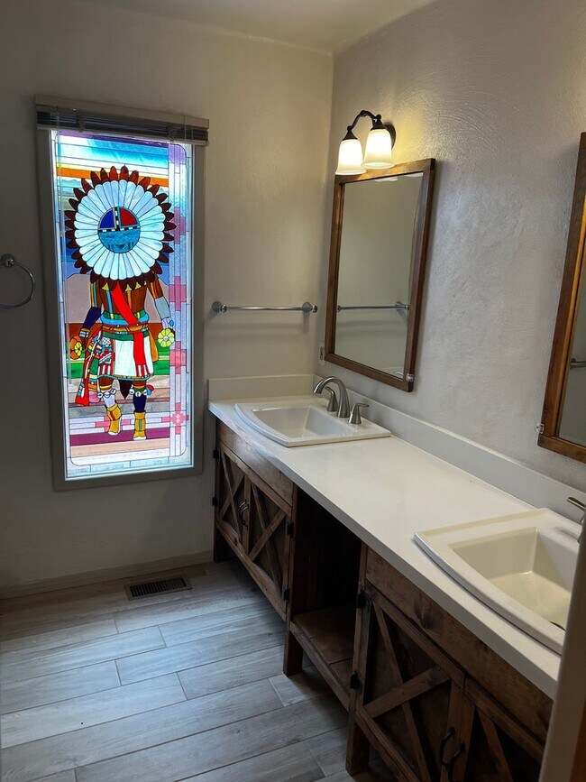 Building Photo - Unfurnished, 1-year long-term rental