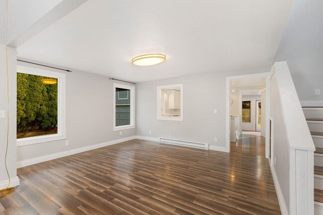 Building Photo - Wonderful 3BD Finn Hill Home in Kirkland with Garage!