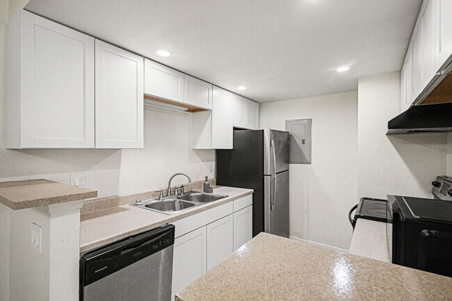 Building Photo - Your Next Home Has It All: 3 Bedrooms, 2 Baths & Double Parking!