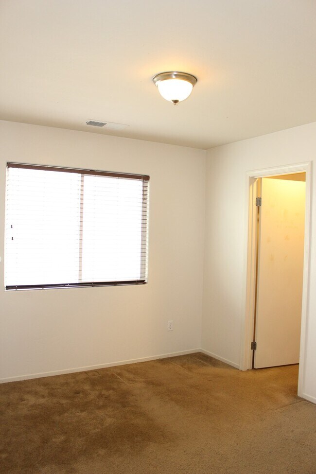 Building Photo - 208 Agile Way