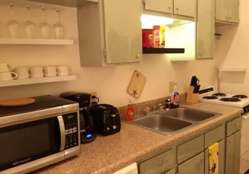 Building Photo - 320 W Hall St