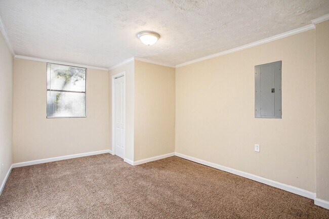 Building Photo - 4 bdrm, 2.5 bath in Stonecrest