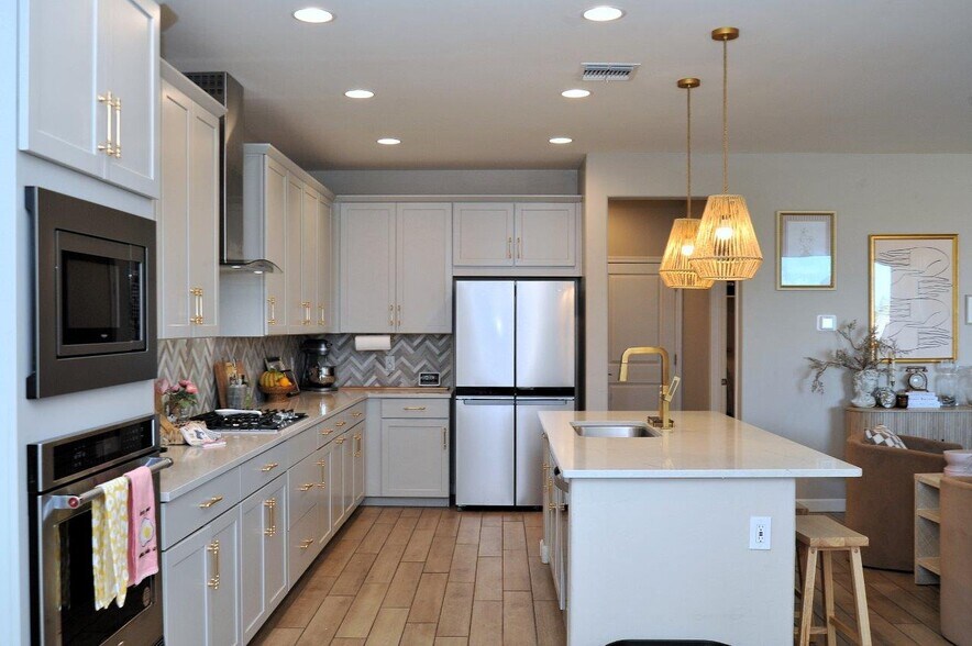 Building Photo - 5578 W Lazy Farm Dr