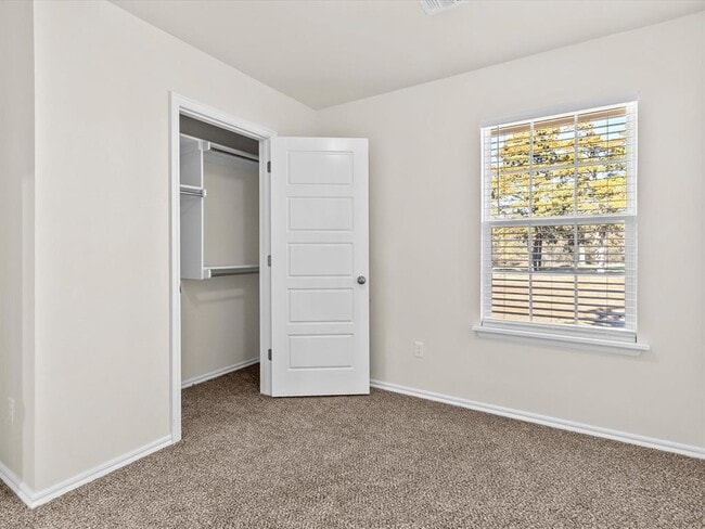 Building Photo - 12517 NE 36th St