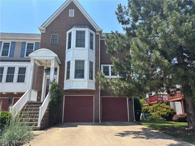 Primary Photo - 1944 E 82nd St