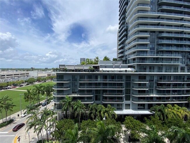 Building Photo - 3301 NE 1st Ave