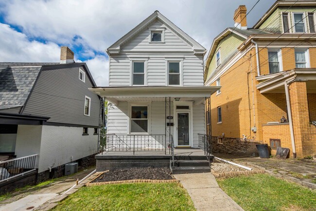 Building Photo - Charming 2 bedroom home in Beechview available May 1!