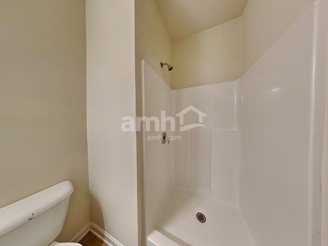 Building Photo - 525 Brickstone Way