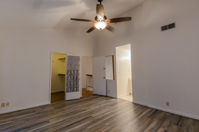 Building Photo - 21535 Erwin St