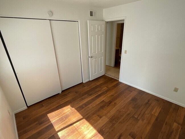 Building Photo - Casa Club Rental