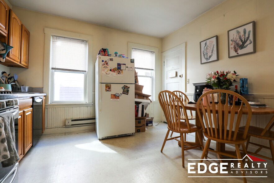 Building Photo - 44 Easton St