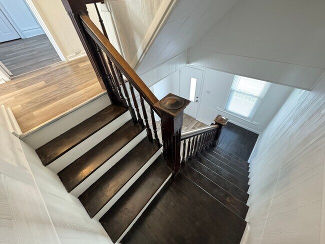 Building Photo - Enormous Completely Updated 4-Bedroom 1-Bath House w/ Flat Yard!!!