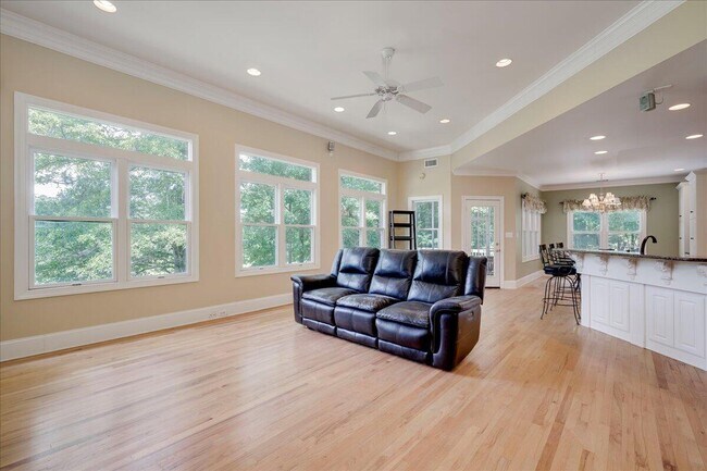 Building Photo - 163 Dumbridge Rd