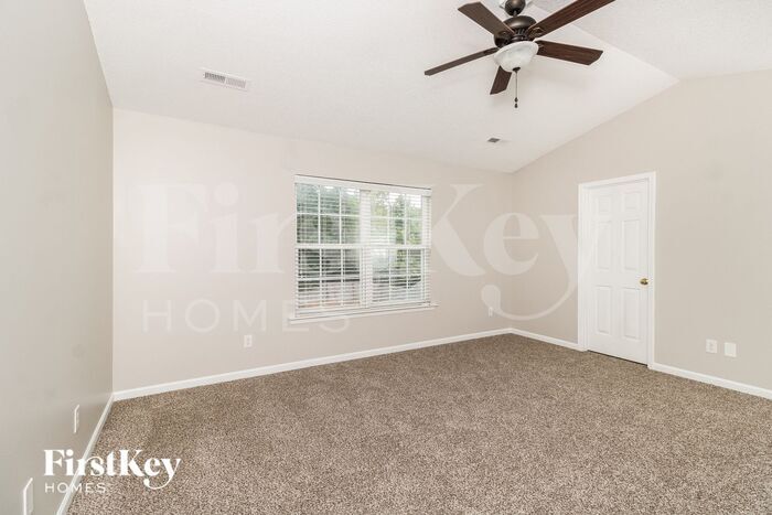 Building Photo - 6161 Glen Way Dr