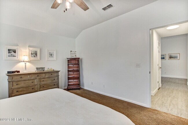 Building Photo - 3433 Heron Dr N