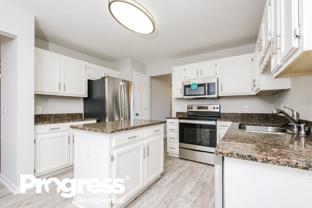 Building Photo - 379 Dorr Dr