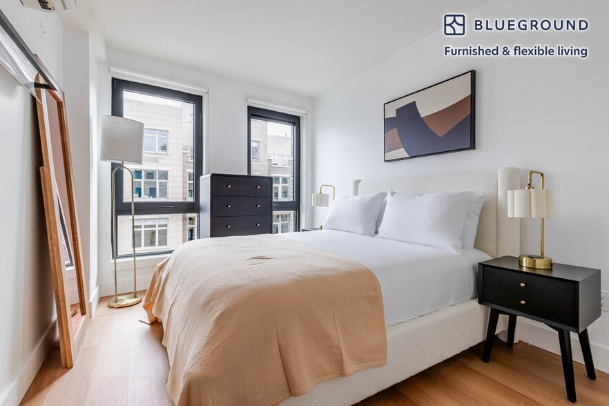 Building Photo - 130 Hope St