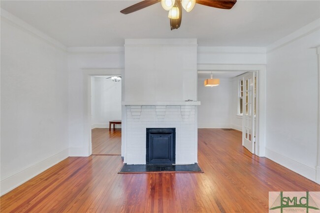 Building Photo - 11 E 34th St