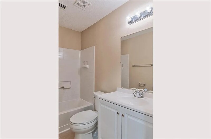 Building Photo - 119 Sandlewood Dr