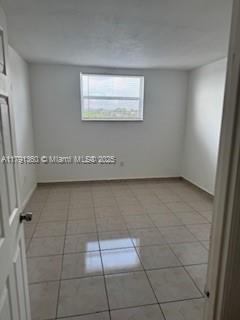 Building Photo - 666 W 81st St