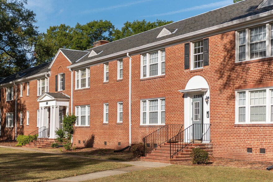 Building Photo - 3704 Chapel Dr