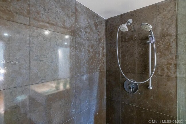 Building Photo - 475 Brickell Ave