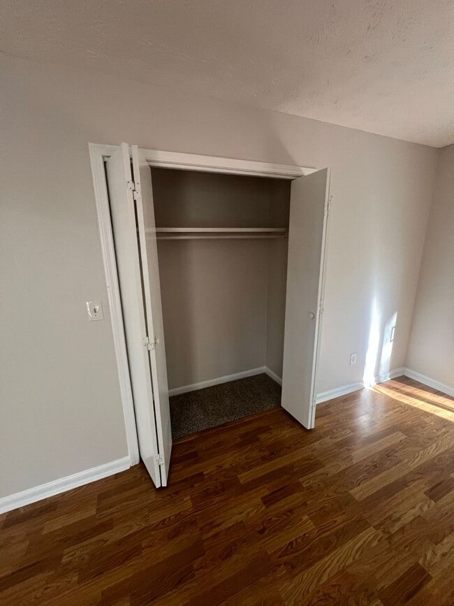 Building Photo - 3028 Dale Ct