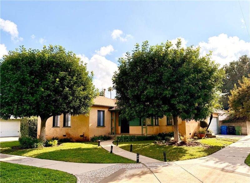 Building Photo - 18424 Calvert St