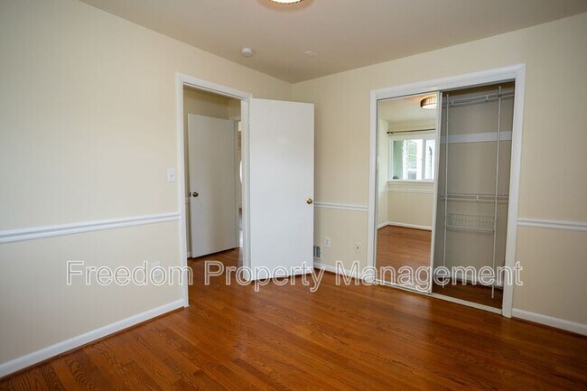 Building Photo - 5914 Ridge View Dr