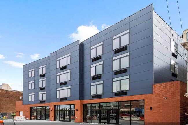 Primary Photo - 50-52 Easton Ave